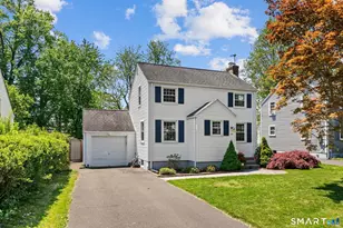 135 Edgemont Ave, West Hartford, CT 06110 - Photo 2