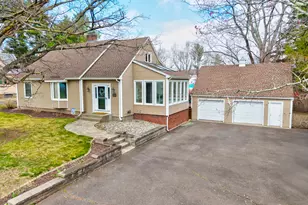 21 Weymouth Rd, Enfield, CT 06082 - Photo 1