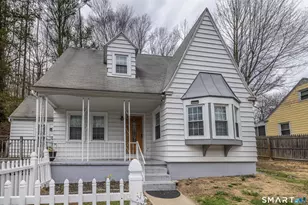 126 Emmett Ave, Derby, CT 06418 - Photo 4