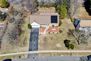 25 Hampshire Dr, Glastonbury, CT 06033 - Photo 4