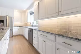 16 Shadowood Ln, Trumbull, CT 06611 - Photo 8