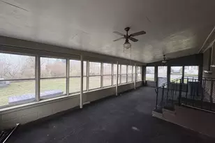 16 Raymond Rd, Woodbridge, CT 06525 - Photo 2