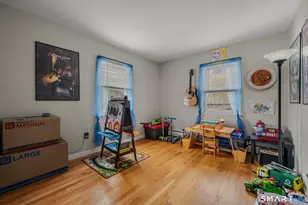 32 Greenbriar Ln, Newtown, CT 06470 - Photo 16