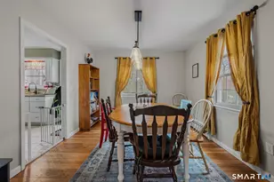 32 Greenbriar Ln, Newtown, CT 06470 - Photo 8