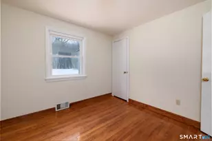 481 Bunker Hill Ave, Waterbury, CT 06708 - Photo 6