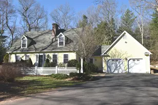 253 Hurlburt St, Glastonbury, CT 06033 - Photo 2