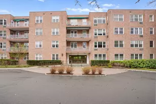 2 Putnam Hill, Greenwich, CT 06830 - Photo 12