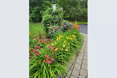 16 Stonewall Drive, Granby, CT 06090 - Photo 4