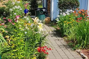 16 Stonewall Dr, Granby, CT 06090 - Photo 6