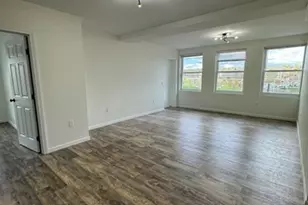 61 Colony St, Meriden, CT 06451 - Photo 2