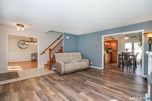 35 Fairlawn St, Farmington, CT 06032 - Photo 2