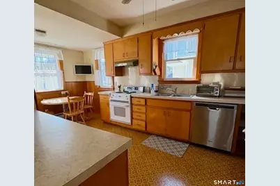 33 Wilford Road, Branford, CT 06405 - Photo 8