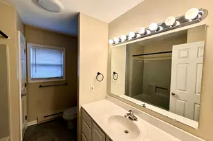 33D Laurel Point Dr, Montville, CT 06370 - Photo 14