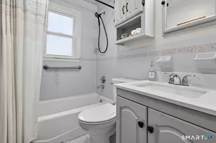 595 Laurel St, East Haven, CT 06512 - Photo 16