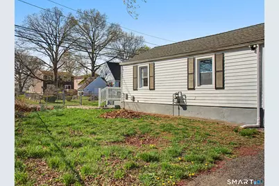 306 Saunders Avenue, Bridgeport, CT 06606 - Photo 14