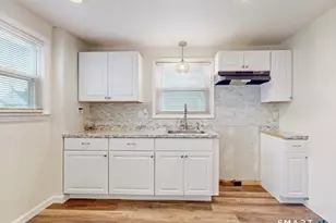 323 Saybrooke St, Hartford, CT 06106 - Photo 12