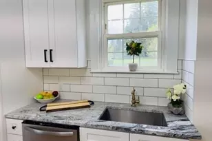 27 Woodside Cir, Middletown, CT 06457 - Photo 8