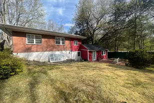 102 W Bridge St, Deep River, CT 06417 - Photo 10
