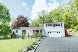 51 Plumtree Ln, Trumbull, CT 06611 - Photo 1