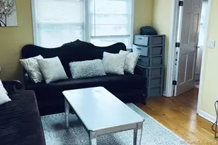 51 Plumtree Ln, Trumbull, CT 06611 - Photo 4