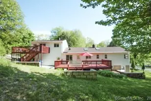 51 Plumtree Ln, Trumbull, CT 06611 - Photo 2