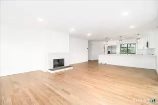 402 Montauk Ln, Stratford, CT 06614 - Photo 4