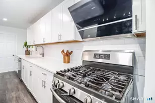 16 Raymond St, New Canaan, CT 06840 - Photo 4