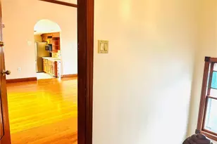 21 Cottage St, New Haven, CT 06511 - Photo 2