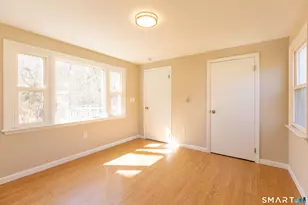 256 Charter Oak St, Manchester, CT 06040 - Photo 10