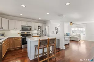 46 Donahue Ln, Manchester, CT 06042 - Photo 2