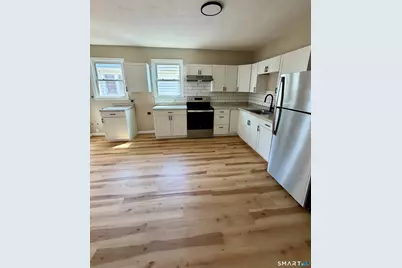 85 Maplewood Avenue #2nd Floor, West Hartford, CT 06119 - Photo 2