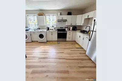 85 Maplewood Avenue #2nd Floor, West Hartford, CT 06119 - Photo 2