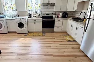 85 Maplewood Ave, West Hartford, CT 06119 - Photo 2