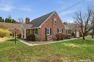 121 Tunxis Rd, West Hartford, CT 06107 - Photo 2