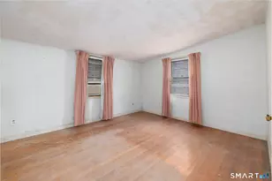 60 Chestnut Ln, Hamden, CT 06518 - Photo 16