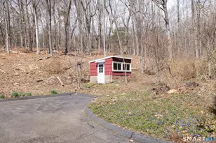 60 Chestnut Ln, Hamden, CT 06518 - Photo 20