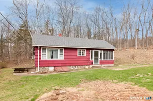 60 Chestnut Ln, Hamden, CT 06518 - Photo 2