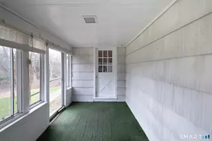 60 Chestnut Ln, Hamden, CT 06518 - Photo 8