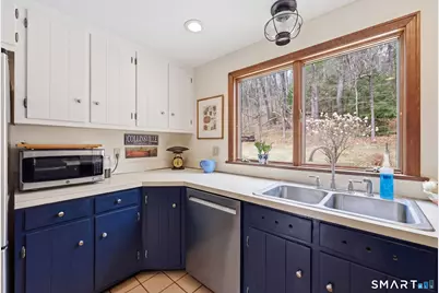 15 Mohawk Drive, Canton, CT 06019 - Photo 18