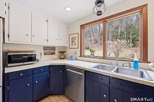 15 Mohawk Dr, Canton, CT 06019 - Photo 18