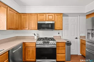 184 Main St, Manchester, CT 06042 - Photo 6