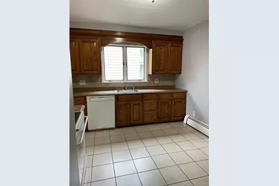 30 Tremont Avenue #1st, Bridgeport, CT 06606 - Photo 2