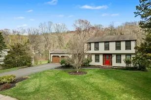 97 Thunderbird Dr, Southington, CT 06489 - Photo 2