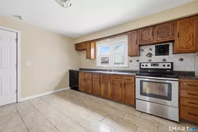 972 Capitol Avenue #1, Bridgeport, CT 06606 - Photo 8