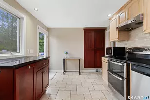 5 Iris Ln, Redding, CT 06896 - Photo 12