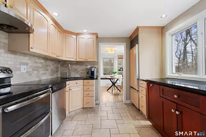 5 Iris Lane, Redding, CT 06896 - Photo 10