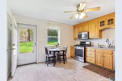 368 Knapps Highway #368, Fairfield, CT 06824 - Photo 6