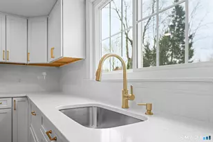 39 Marbern Dr, Suffield, CT 06078 - Photo 4