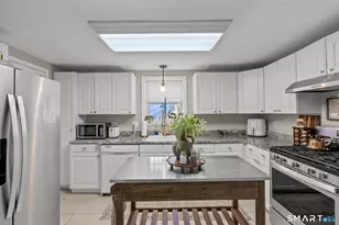 53 Richard St, West Hartford, CT 06119 - Photo 18