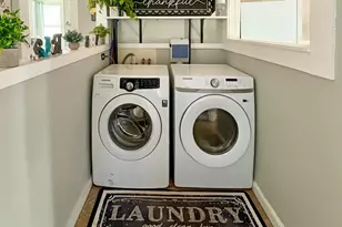 70 Elmwood Ave, Waterbury, CT 06710 - Photo 4